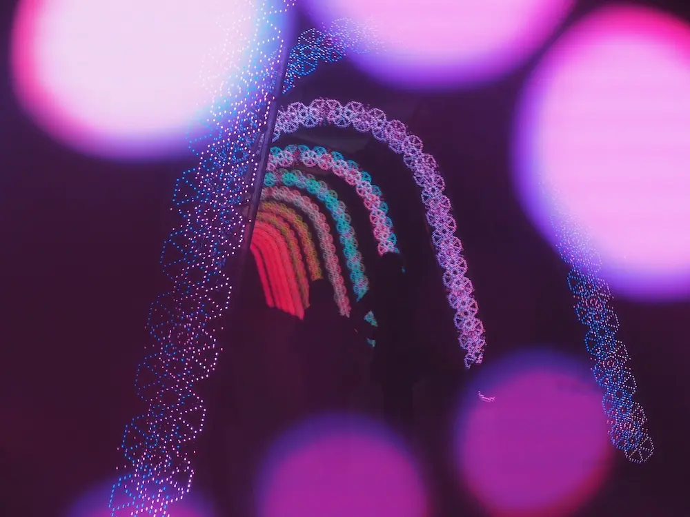 光のトンネル